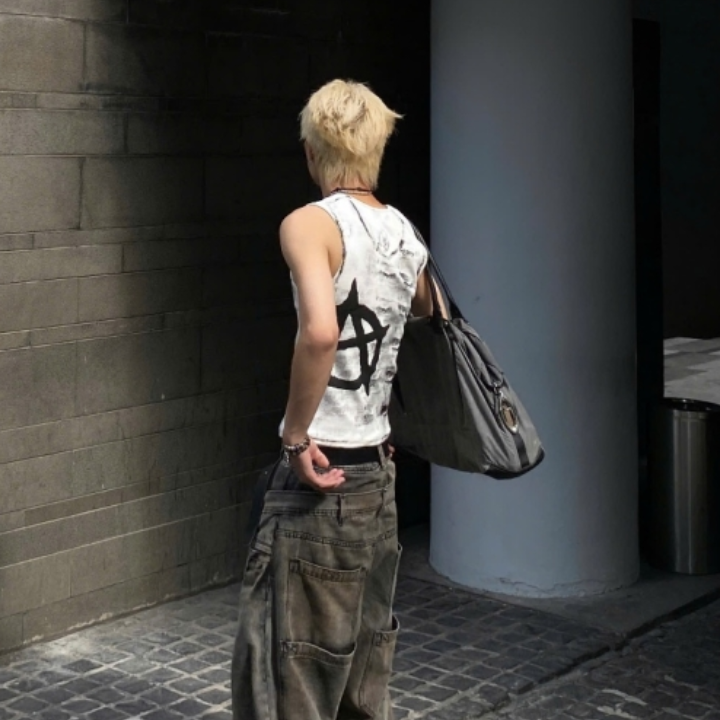TRAPPER CLUB - "Broken Verse" Cropped Tank Top - Male