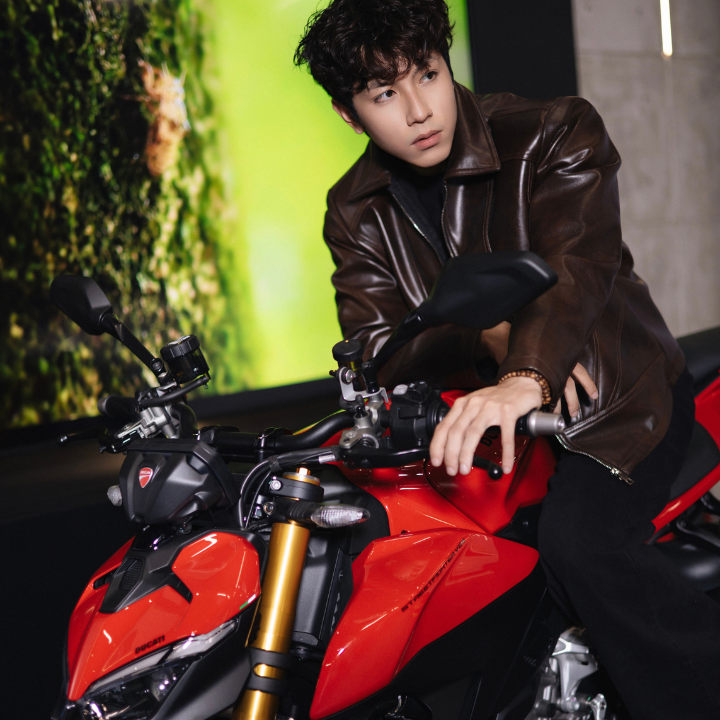 KANTAN - Seashell Faux Leather Zip-Up Jacket - Male
