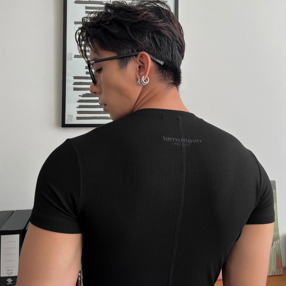IAMSAIGON - Body Fit T-Shirt - Slim Fit T-shirts - Daily Wear - Unisex