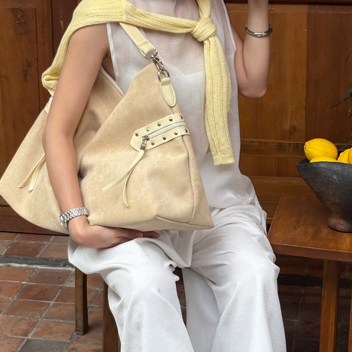 ARYA - Butter Slouchy Bag